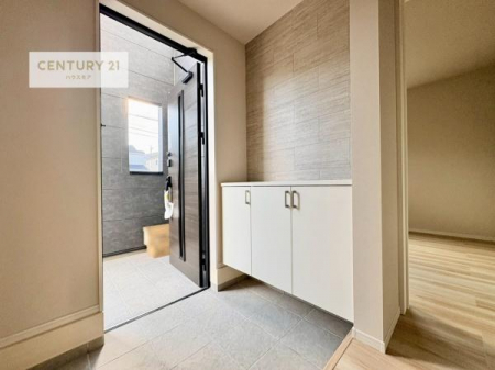 ���ց@�V���[�Y�{�b�N�X�t���Ȃ̂ŁA���ւ��Еt�����|�������₷���ł��I
�X�b�L���������ւŌ˂��J�����u�ԁA�������̂���S�n������Ԃ��o�}���Ă���܂��B