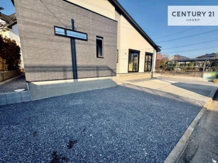 ��@����t���̏Z�܂��B
�K�[�f�j���O�₨�q�l�̂�����Ƃ����O�V�тȂǁA��炵�ɍʂ��Y����X�y�[�X�ł��B