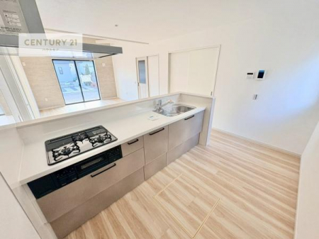 �L�b�`���@��Ƃ肠�钲���X�y�[�X�ō�Ƃ����₷�����K�ȃL�b�`���ł��I
���q�l�ƈꏏ�ɂ��َq������y���߂�L�X�X�y�[�X�ł��B�y�����������ԂɂȂ肻���ł��ˁI