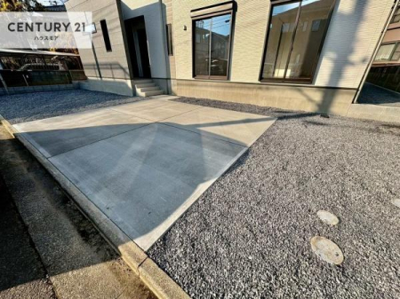 ���ԏ�@���ԃX�y�[�X��3�䕪����܂��I�Z�J���h�J�[�͂������A�o�C�N�⎩�]�ԂȂǂ��u���ꏊ�ɍ���܂���B