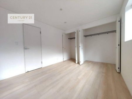 ���[�@�����Ղ�̎��[�X�y�[�X�ŁA��炵���������萮���Z�܂��B�Ƒ��̉ו������ꂢ�ɕЕt���A���������K�ɉ߂����܂��B