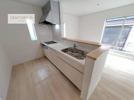 �L�b�`���@��Ƃ肠�钲���X�y�[�X�ō�Ƃ����₷�����K�ȃL�b�`���ł��I
���q�l�ƈꏏ�ɂ��َq������y���߂�L�X�X�y�[�X�ł��B�y�����������ԂɂȂ肻���ł��ˁI