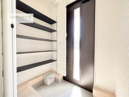 �����\�z�}(����)�@�V���[�Y�{�b�N�X�t���Ȃ̂ŁA���ւ��Еt�����|�������₷���ł��I
�X�b�L���������ւŌ˂��J�����u�ԁA�������̂���S�n������Ԃ��o�}���Ă���܂��B�i���d�l�ʐ^�j