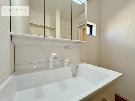 ���ʑ�E���ʏ��@�[�����ʑ�{�E���́A�������˂ɂ����̂ł�����ꂪ�y�X�I���������ۂĂ܂��I
�L���C�Ȑ��ʏ��Ŏ��������̃��`�x�[�V�������オ��܂��ˁI