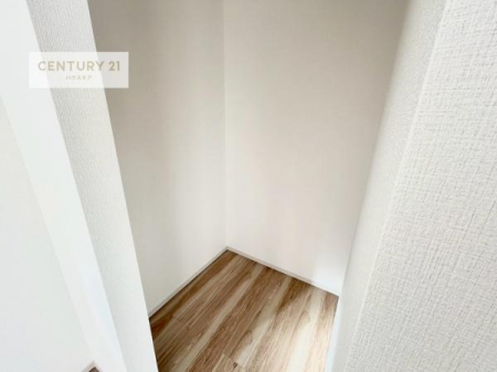 ���[�@�E�H�[�N�C���N���[�[�b�g�t���ł��B��������̂��m���Ȃǂ����[���Ă��������ł��ˁI���ɂ���@�������ȂǋG�ߕ��̑傫�ȉƓd�����[�ł��܂��B