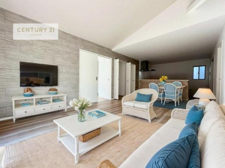 ���r���O�@�Ƌ��CG�p�[�X�ł��B�J�����̂���L�XLDK�I�\�t�@�[��_�C�j���O�e�[�u����u���Ă������ɂȂ�Ȃ��̂ŉ��K�ɉ߂����܂��I
�R�~���j�P�[�V���������₷�����r���O�ł��I