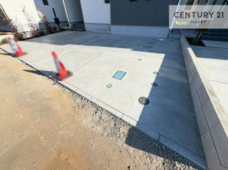 ���ԏ�@���ԃX�y�[�X��2�䕪����܂��I�Z�J���h�J�[�͂������A�o�C�N�⎩�]�ԂȂǂ��u���ꏊ�ɍ���܂���B