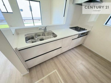 �L�b�`���@��l�C�̑Ζʎ��V�X�e���L�b�`�����̗p���Ă��܂��I���Ƒ��̃R�~���j�P�[�V���������R�Ƒ�����݌v�ł��B
���q�l�ɂ��ڂ��͂��̂Ŋ������ł��ˁB�L�X�g���ĉ��K�ɍ�Ƃ��i�݂܂��B