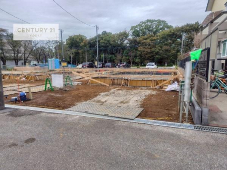 ���̑����n�@�O�ʓ��H��6���I�z����ǍD�ȗ��n�ł��B
�Ԍɓ��ꂪ���ȕ������S�ł��ˁB