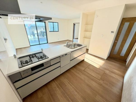 �L�b�`���@��Ƃ肠�钲���X�y�[�X�ō�Ƃ����₷�����K�ȃL�b�`���ł��I
���q�l�ƈꏏ�ɂ��َq������y���߂�L�X�X�y�[�X�ł��B�y�����������ԂɂȂ肻���ł��ˁI