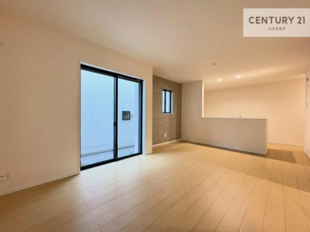 ���r���O�@��؂ȉƑ����W�܂邩�炱��LDK�ɂ͂�����肽���B
�q�����������C�ɏ΂��Ȃ��瑖�����Ă���p�����������u�L���Ƃɂ��ėǂ������v�Ǝv���u�Ԃł��B