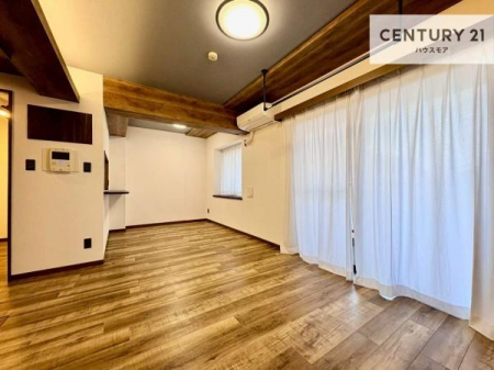 ���r���O�@�傫�ȑ����炽���Ղ�̗z���������閾�邢���r���O�B�J�����̂��郊�r���O�ŉƑ��c���̂��났�̎��Ԃ��߂����܂��I�����̂����w�\�ł��I���񌻒n�ŗz������Ȃǂ��̊����������܂��I