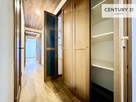 ���[�@�z�[���ɂ́A���[��ݒu�B
����ꂽ�X�y�[�X�Ȃ������g���ɂ��傤�Ǘǂ��T�C�Y���ł��B
������W�����A��������Ƃ�����炵���T�|�[�g���܂��B