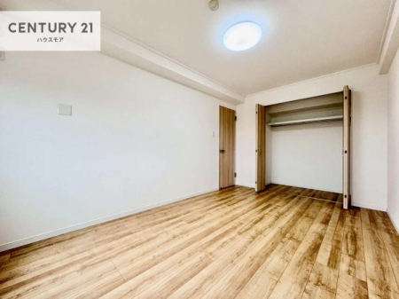 ���r���O�ȊO�̋����@�S�����Ɏ��[�X�y�[�X������Ă���A�ߗނ���p�i���������萮���\�B
���������L�����K�ɂ��g������������A�g������̗ǂ��Ԏ��ł��B