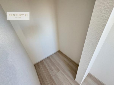 ���[�@�E�H�[�N�C���N���[�[�b�g�t���ł��B��������̂��m���Ȃǂ����[���Ă��������ł��ˁI���ɂ���@�������ȂǋG�ߕ��̑傫�ȉƓd�����[�ł��܂��B