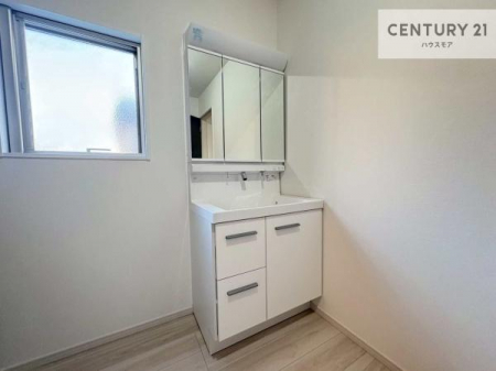 ���ʑ�E���ʏ��@�����̂������ʏ��́A���ƕ�������₷���A���ł����K�ɂ��g�����������܂��B�O�ʋ��Ŏg�����肪�ǂ��A�������[�������Ă���܂��̂ŁA���p�i��X�L���P�A�p�i���������萮���ł��܂��B