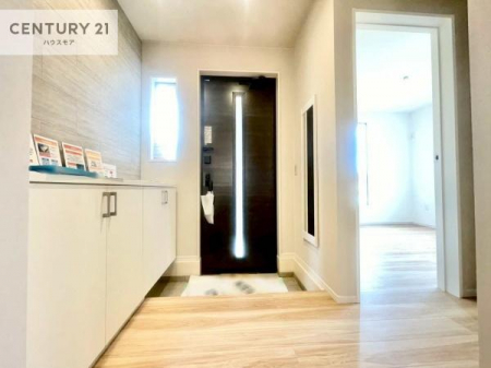 ���ց@�V���[�Y�{�b�N�X�t���Ȃ̂ŁA���ւ��Еt�����|�������₷���ł��I
�X�b�L���������ւŌ˂��J�����u�ԁA�������̂���S�n������Ԃ��o�}���Ă���܂��B
