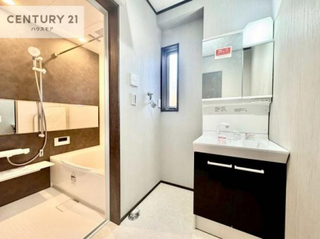 ���ʑ�E���ʏ��@�O�ʋ��d�l�̐��ʏ��́A�g�����Ȃ݂����₷������I���͎��[�ɂȂ��Ă��܂��B�h���C���[�₨���ϓ����Еt������̂Ő��ʑ������X�b�L���ƌ����邱�Ƃ��o���܂��I