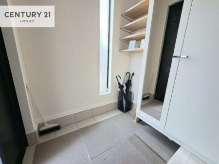 ���ց@�V���[�Y�{�b�N�X�t���Ȃ̂ŁA���ւ��Еt�����|�������₷���ł��I
�X�b�L���������ւŌ˂��J�����u�ԁA�������̂���S�n������Ԃ��o�}���Ă���܂��B