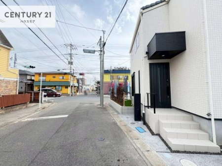 ���̑����n�@�O�ʓ��H��9.76���I�z����ǍD�ȗ��n�ł��B
�Ԍɓ��ꂪ���ȕ������S�ł��ˁB