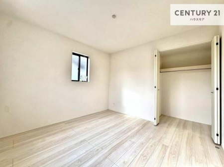 �m���@���[�X�y�[�X�����Ă��܂��I�������X�b�L�����ڂ��鎖���ł��܂��ˁB
�Ƌ��I�΂Ȃ��V���v���ȃf�U�C���ׁ̈A�Ƌ��I�΂����C�ɓ���̋�ԍ�肪�ł������ł��ˁB�y���n�̔���J�Ò��z