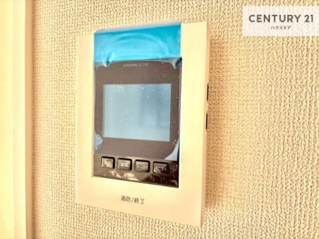 ���̑��@TV���j�^�[�t�C���^�[�t�H���������B���K�҂̊���m�F���Ă���Ή��ł��邽�߁A�h�Ɩʂɂ��z�����ꂽ���S�̐ݔ��ł��B�y���n�̔���J�Ò��z