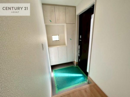 ���ց@�V���[�Y�{�b�N�X�t���Ȃ̂ŁA���ւ��Еt�����|�������₷���ł��I
�X�b�L���������ւŌ˂��J�����u�ԁA�������̂���S�n������Ԃ��o�}���Ă���܂��B�y���n�̔���J�Ò��z