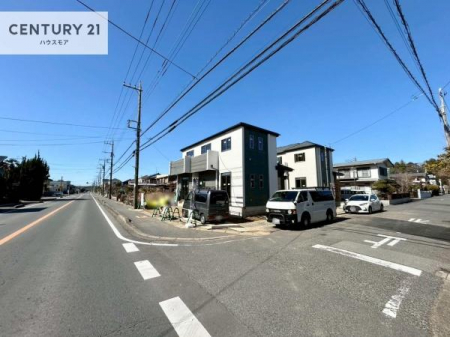 ���̑����n�@�O�ʓ��H��5.9���~11.9���I�z����ǍD�ȗ��n�ł��B
�Ԍɓ��ꂪ���ȕ������S�ł��ˁB�y���n�̔���J�Ò��z