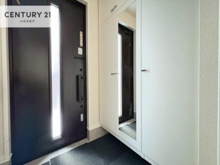 ���ց@�V���[�Y�{�b�N�X�t���Ȃ̂ŁA���ւ��Еt�����|�������₷���ł��I
�X�b�L���������ւŌ˂��J�����u�ԁA�������̂���S�n������Ԃ��o�}���Ă���܂��B