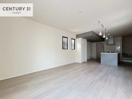 ���r���O�@�J�����̂���L�XLDK�I�\�t�@�[��_�C�j���O�e�[�u����u���Ă������ɂȂ�Ȃ��̂ŉ��K�ɉ߂����܂��I�R�~���j�P�[�V���������₷�����r���O�ł��I