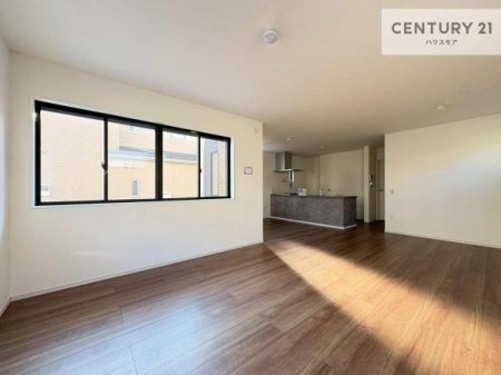 ���r���O�@�S�n�ǂ����r���O�͉Ƒ������R�ƏW�܂�܂��B�Ƒ��c�R�̎��Ԃ����������ł��B���Ƒ��ƁA����w�[���������Ԃ��߂��������ł��ˁB