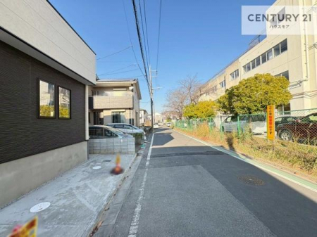 ���̑����n�@�O�ʓ��H6���I�z����ǍD�ȗ��n�ł��B
�Ԍɓ��ꂪ���ȕ������S�ł��ˁB