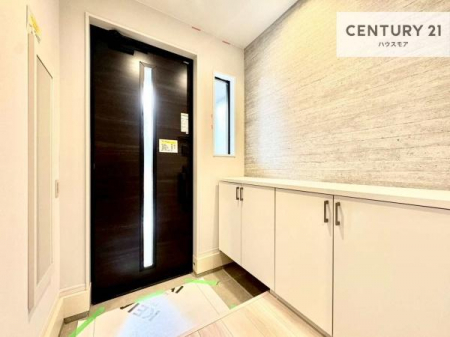 ���ց@�V���[�Y�{�b�N�X�t���Ȃ̂ŁA���ւ��Еt�����|�������₷���ł��I
�X�b�L���������ւŌ˂��J�����u�ԁA�������̂���S�n������Ԃ��o�}���Ă���܂��B�y���n�̔���J�Ò��z