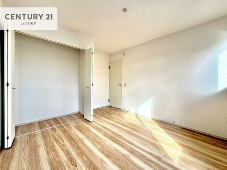 �m���@���[�X�y�[�X�����Ă��܂��I�������X�b�L�����ڂ��鎖���ł��܂��ˁB
�Ƌ��I�΂Ȃ��V���v���ȃf�U�C���ׁ̈A�Ƌ��I�΂����C�ɓ���̋�ԍ�肪�ł������ł��ˁB�y���n�̔���J�Ò��z