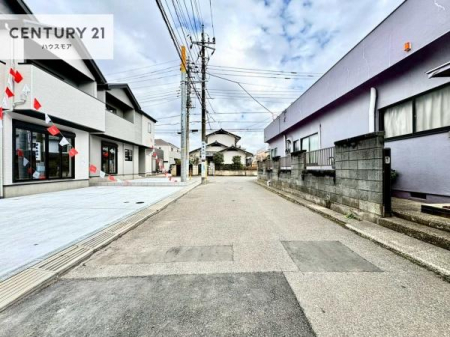 ���̑����n�@�O�ʓ��H5���I�z����ǍD�ȗ��n�ł��B
�Ԍɓ��ꂪ���ȕ������S�ł��ˁB�y���n�̔���J�Ò��z