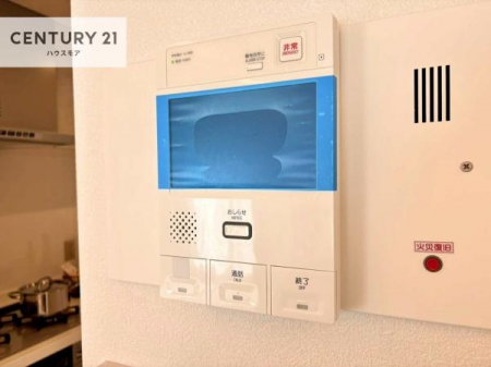 ���̑��@TV���j�^�[�t�C���^�[�t�H���������B���K�҂̊���m�F���Ă���Ή��ł��邽�߁A�h�Ɩʂɂ��z�����ꂽ���S�̐ݔ��ł��B