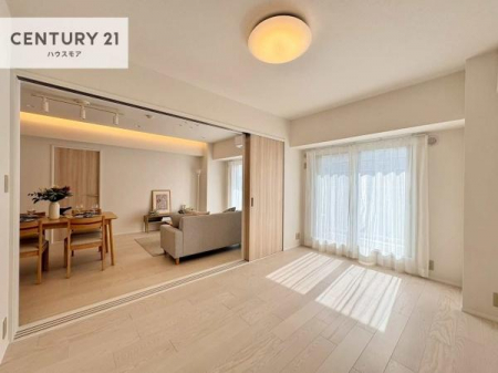 �Q���@�o���R�j�[�ɖʂ��Ă���m���ł��B���邭�����肪����A���C����������ł��܂��I���N���āA�O�ɏo�Ĕw�L�т����[�ċz�����ǂ������}������邱�Ƃ��ł��܂��B