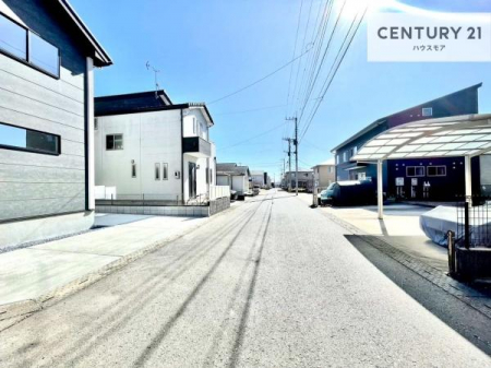 ���̑����n�@�O�ʓ��H��6���I�z����ǍD�ȗ��n�ł��B
�Ԍɓ��ꂪ���ȕ������S�ł��ˁB