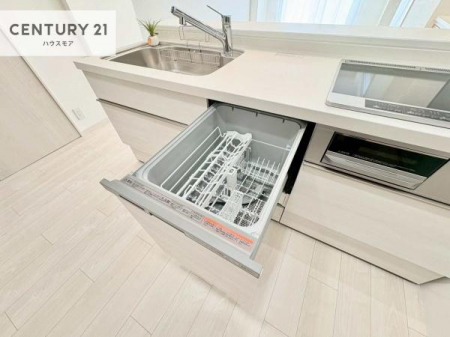 �L�b�`���@�H��@�t���̃L�b�`���ł��I�Z���������r��h�~�Ƃ��đ�ϊ��􂷂�֗��Ȏd�l�ł��I�r���g�C���Ȃ̂ŃL�b�`���̏ꏊ����炸�����X�y�[�X���L���g�����Ƃ��o���܂��I