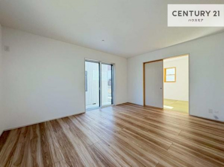 ���r���O�@�傫�ȑ����炽���Ղ�̗z���������閾�邢���r���O�B�J�����̂��郊�r���O�ŉƑ��c���̂��났�̎��Ԃ��߂����܂��I�����̂����w�\�ł��I���񌻒n�ŗz������Ȃǂ��̊����������܂��I