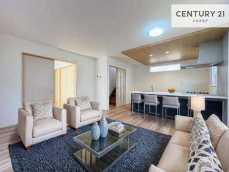 ���r���O�@�Ƌ��CG�p�[�X�ł��B�S�n�ǂ����r���O�͉Ƒ������R�ƏW�܂�܂��B�Ƒ��c�R�̎��Ԃ����������ł��B���Ƒ��ƁA����w�[���������Ԃ��߂��������ł��ˁB