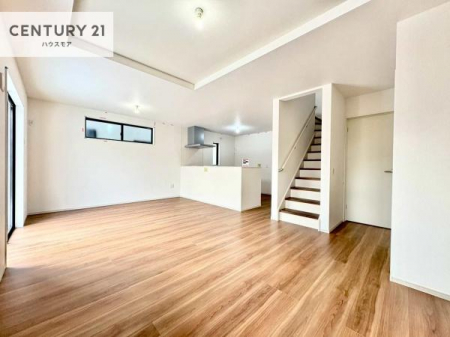 ���r���O�@�S�n�ǂ����r���O�͉Ƒ������R�ƏW�܂�܂��B�Ƒ��c�R�̎��Ԃ����������ł��B���Ƒ��ƁA����w�[���������Ԃ��߂��������ł��ˁB�y���n�̔���J�Ò��z