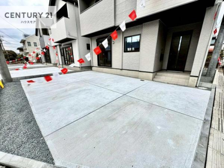 ���ԏ�@���ԃX�y�[�X��2�䕪����܂��I�Z�J���h�J�[�͂������A�o�C�N�⎩�]�ԂȂǂ��u���ꏊ�ɍ���܂���B�y���n�̔���J�Ò��z