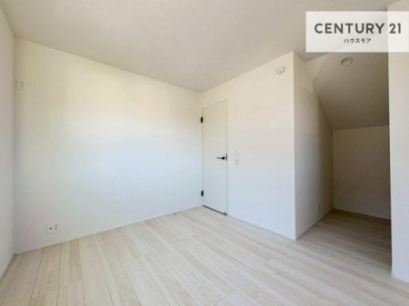 ���r���O�ȊO�̋����@�S�����Ɏ��[�X�y�[�X������Ă���A�ߗނ���p�i���������萮���\�B
���������L�����K�ɂ��g������������A�g������̗ǂ��Ԏ��ł��B