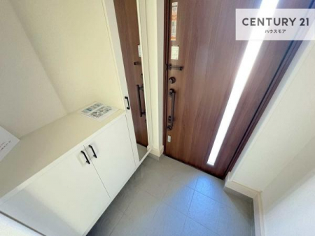 ���ց@�V���[�Y�{�b�N�X�t���Ȃ̂ŁA���ւ��Еt�����|�������₷���ł��I
�X�b�L���������ւŌ˂��J�����u�ԁA�������̂���S�n������Ԃ��o�}���Ă���܂��B