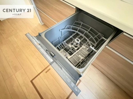 �L�b�`���@�H��@�t���̃L�b�`���ł��I�Z���������r��h�~�Ƃ��đ�ϊ��􂷂�֗��Ȏd�l�ł��I�r���g�C���Ȃ̂ŃL�b�`���̏ꏊ����炸�����X�y�[�X���L���g�����Ƃ��o���܂��I