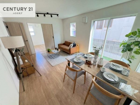 ���r���O�@�S�n�ǂ����r���O�͉Ƒ������R�ƏW�܂�܂��B�Ƒ��c�R�̎��Ԃ����������ł��B���Ƒ��ƁA����w�[���������Ԃ��߂��������ł��ˁB