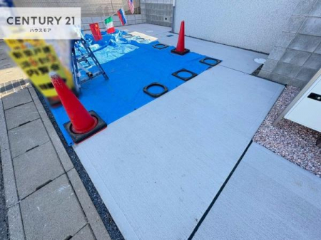 ���ԏ�@���ԃX�y�[�X��2�䕪����܂��I�Z�J���h�J�[�͂������A�o�C�N�⎩�]�ԂȂǂ��u���ꏊ�ɍ���܂���B