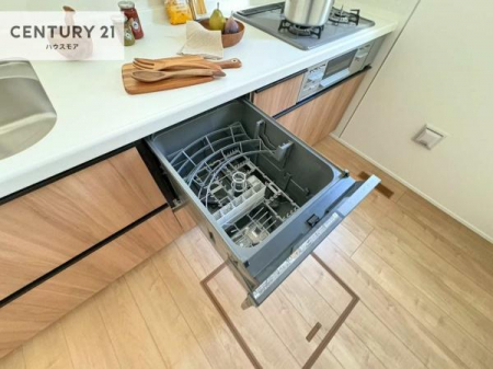 �L�b�`���@�H��@�t���̃L�b�`���ł��I�Z���������r��h�~�Ƃ��đ�ϊ��􂷂�֗��Ȏd�l�ł��I�r���g�C���Ȃ̂ŃL�b�`���̏ꏊ����炸�����X�y�[�X���L���g�����Ƃ��o���܂��I