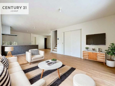 ���r���O�@�Ƌ��CG�p�[�X�ł��B�J�����̂���L�XLDK�I�\�t�@�[��_�C�j���O�e�[�u����u���Ă������ɂȂ�Ȃ��̂ŉ��K�ɉ߂����܂��I